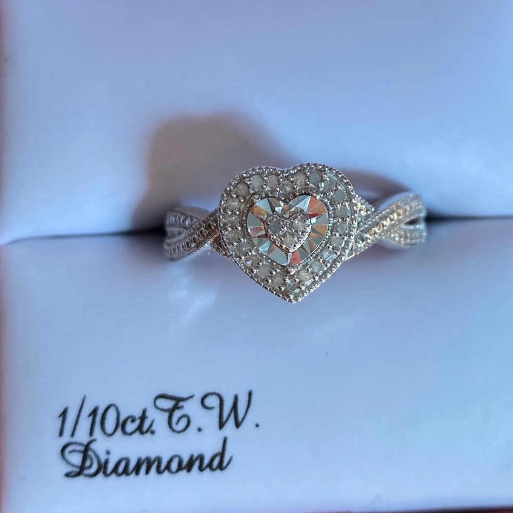 ❤️1/10cttw Diamond Ring SIZE 7